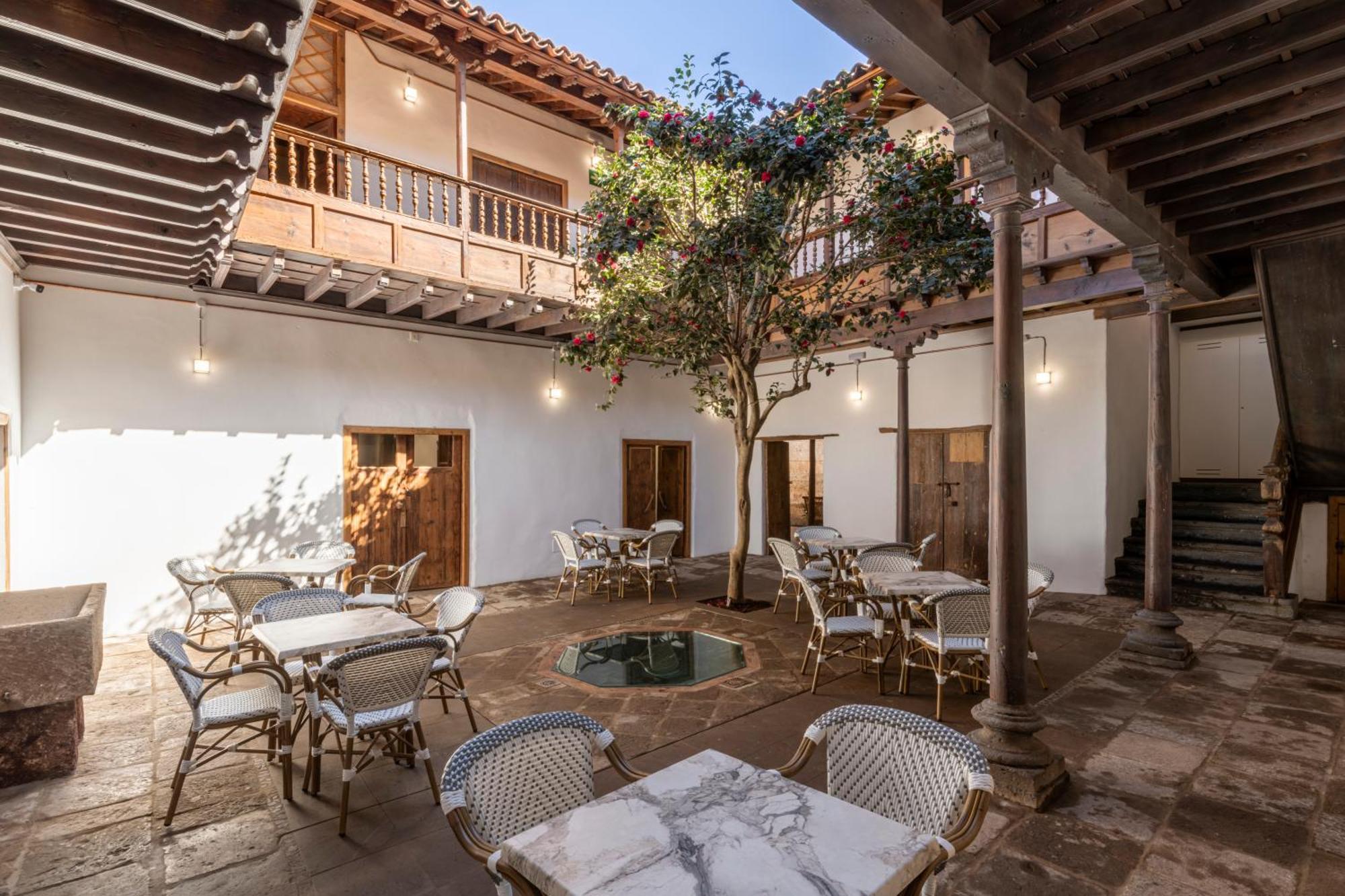 Отель La Casa De La Camelia Сан-Кристобаль-де-Ла-Лагуна Экстерьер фото