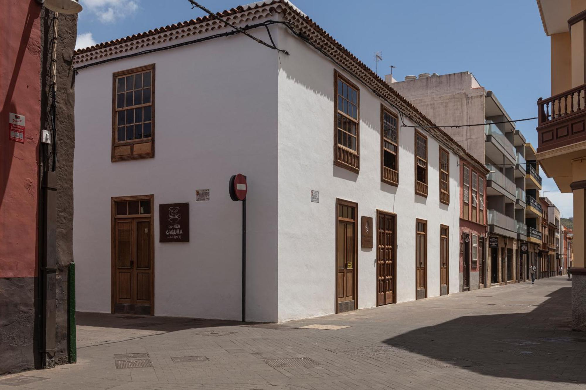 Отель La Casa De La Camelia Сан-Кристобаль-де-Ла-Лагуна Экстерьер фото